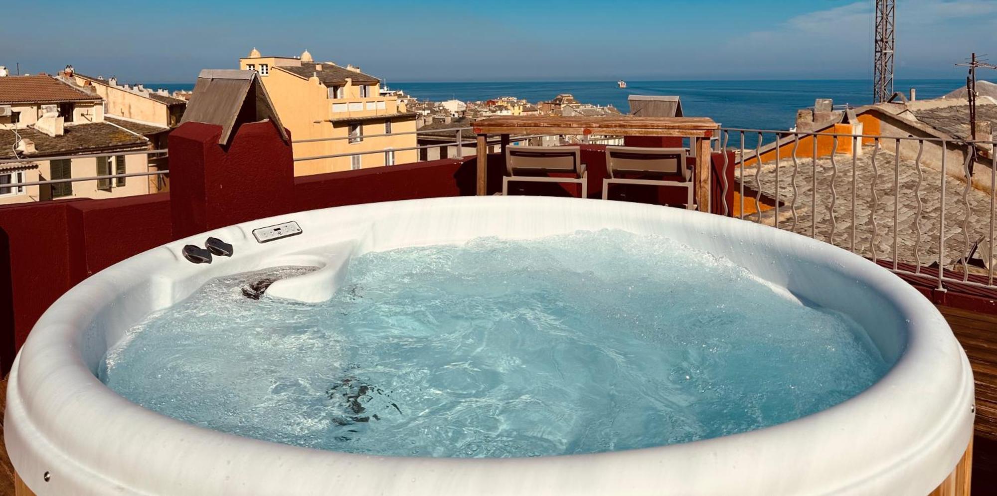 Pepites Bastiaises Vatta Appartement Roof Top Jacuzzi Vue Vieux Port باستيا المظهر الخارجي الصورة
